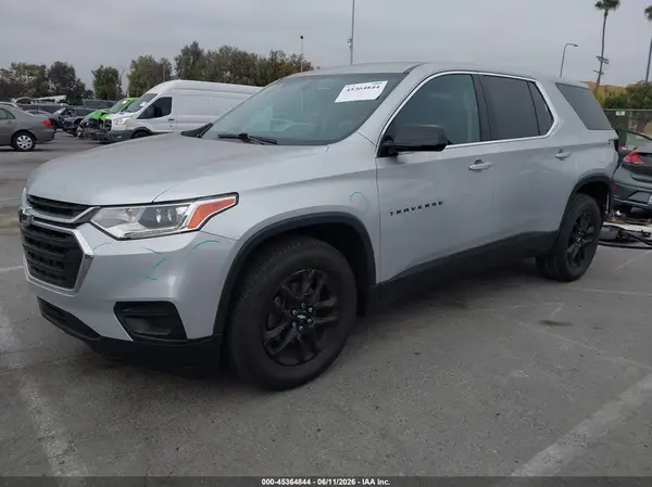 1GNERFKW3JJ245572 2018 CHEVROLET TRAVERSE - Image 2