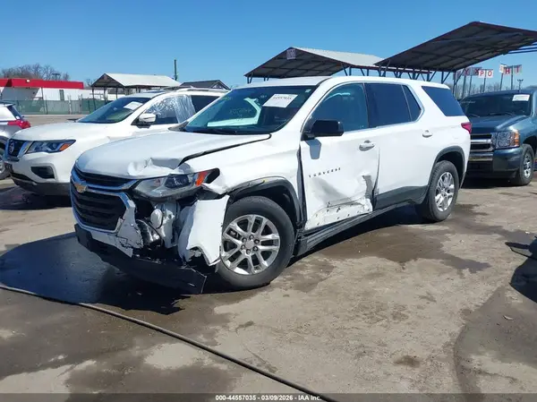 1GNERFKW3JJ277860 2018 CHEVROLET TRAVERSE - Image 2
