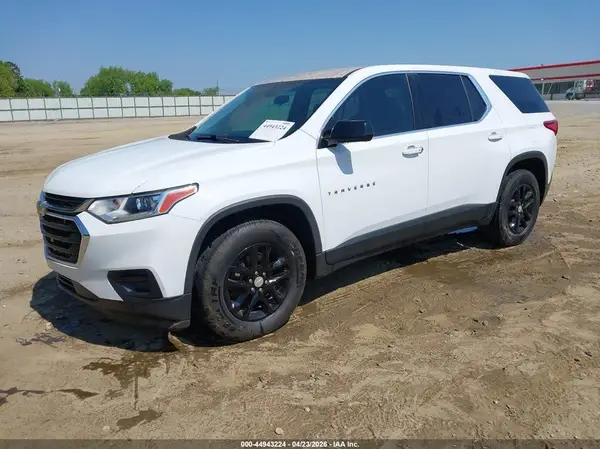 1GNERFKW3KJ242673 2019 CHEVROLET TRAVERSE - Image 2