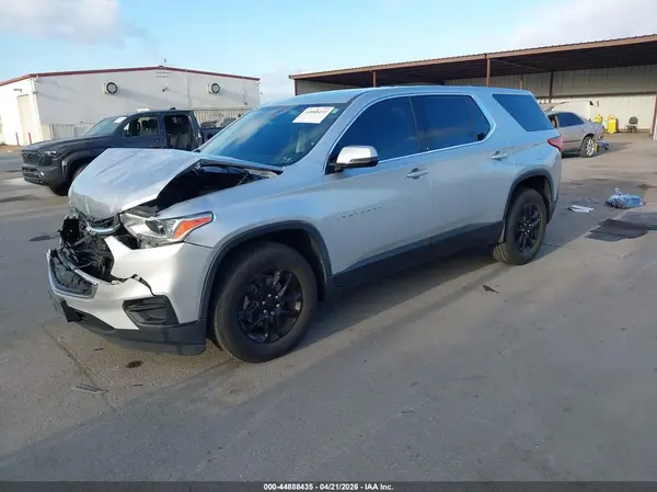1GNERFKW3KJ244763 2019 CHEVROLET TRAVERSE - Image 2