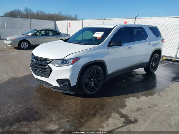 1GNERFKW3KJ282588 2019 CHEVROLET TRAVERSE - Image 2