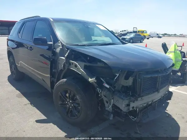 1GNERFKW3NJ183869 2022 CHEVROLET TRAVERSE - Image 1