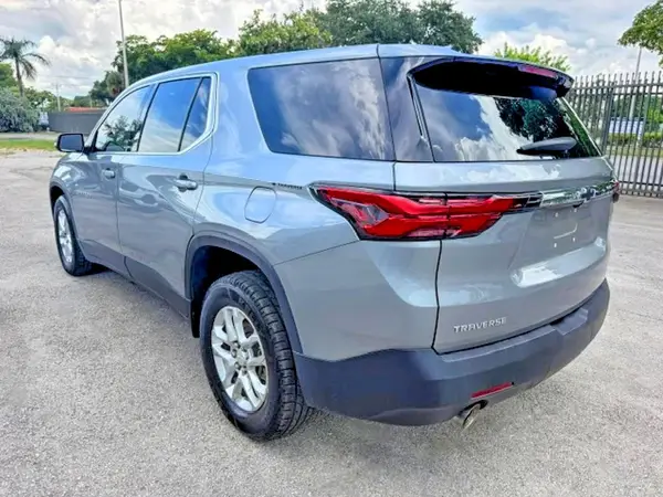 1GNERFKW3PJ223449 2023 CHEVROLET TRAVERSE - Image 2