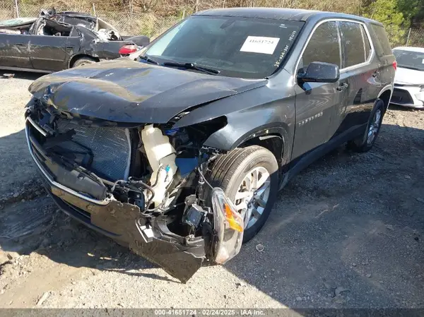 1GNERFKW4JJ156173 2018 CHEVROLET TRAVERSE - Image 2