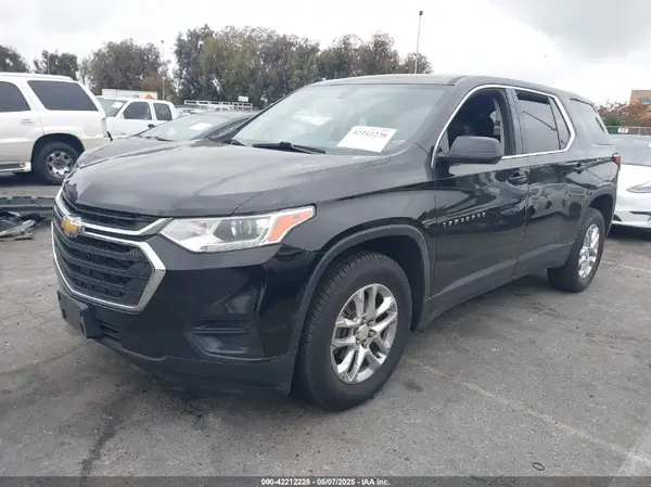 1GNERFKW4JJ190002 2018 CHEVROLET TRAVERSE - Image 2