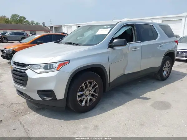 1GNERFKW4JJ206960 2018 CHEVROLET TRAVERSE - Image 2