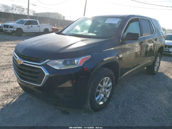 1GNERFKW4JJ237433 2018 CHEVROLET TRAVERSE - Image 2