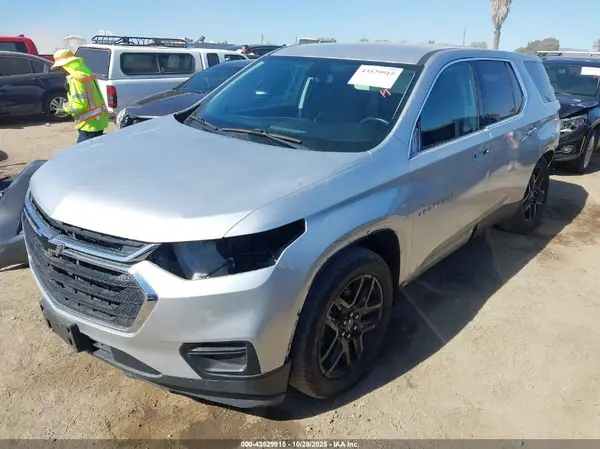 1GNERFKW4KJ130657 2019 CHEVROLET TRAVERSE - Image 2