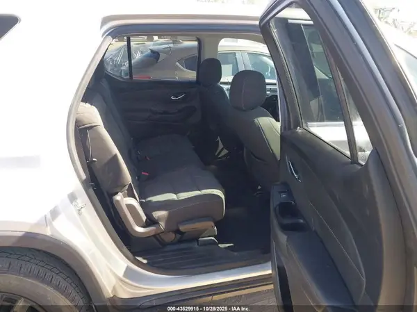 1GNERFKW4KJ130657 2019 CHEVROLET TRAVERSE - Image 8