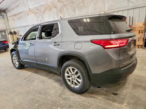 1GNERFKW4MJ233984 2021 CHEVROLET TRAVERSE - Image 2