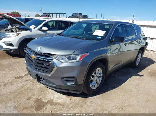 1GNERFKW5JJ143867 2018 CHEVROLET TRAVERSE - Image 2