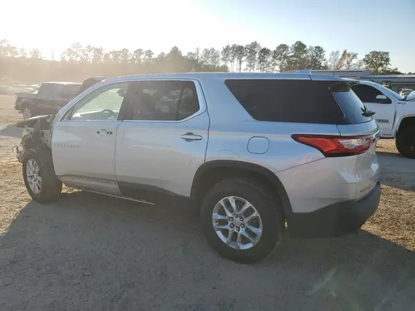 1GNERFKW5JJ251003 2018 CHEVROLET TRAVERSE - Image 2