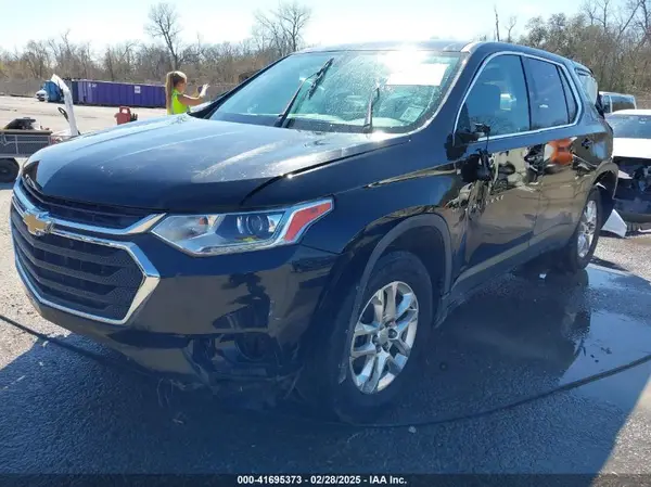 1GNERFKW5KJ283466 2019 CHEVROLET TRAVERSE - Image 2