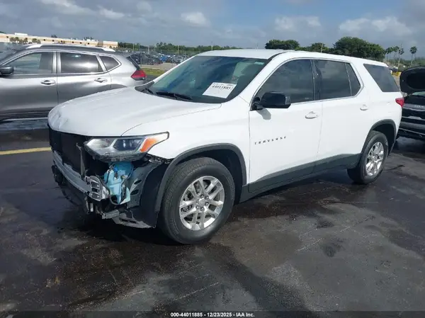 1GNERFKW5MJ104717 2021 CHEVROLET TRAVERSE - Image 2
