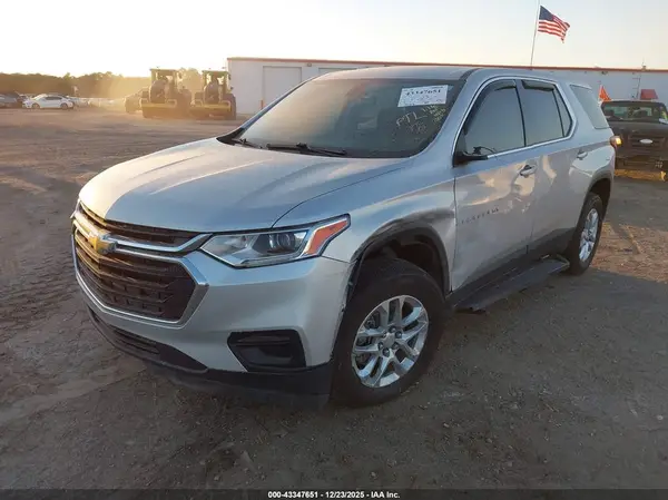 1GNERFKW5MJ262636 2021 CHEVROLET TRAVERSE - Image 2