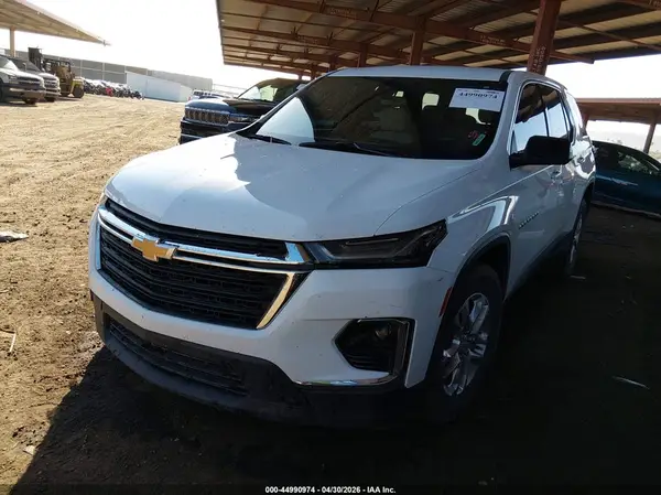1GNERFKW5PJ104429 2023 CHEVROLET TRAVERSE - Image 2