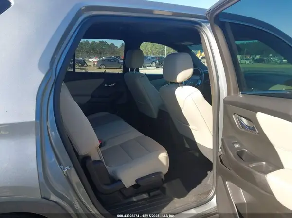 1GNERFKW5PJ134093 2023 CHEVROLET TRAVERSE - Image 8