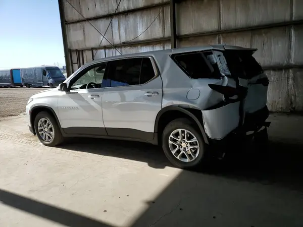 1GNERFKW5PJ327103 2023 CHEVROLET TRAVERSE - Image 2