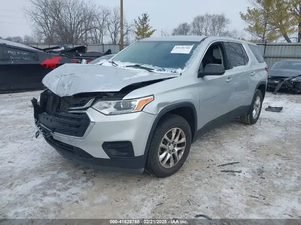 1GNERFKW6JJ103376 2018 CHEVROLET TRAVERSE - Image 2