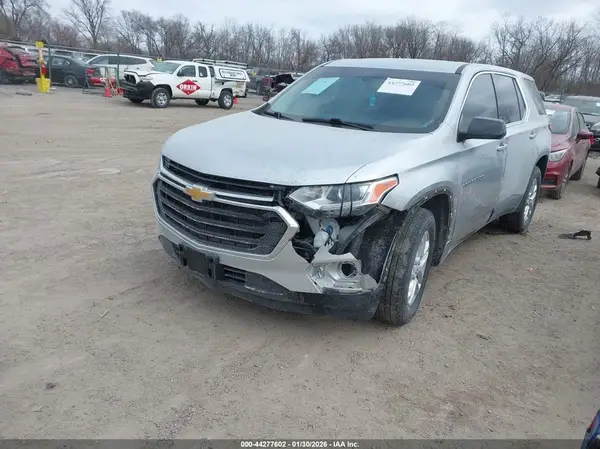 1GNERFKW6JJ103412 2018 CHEVROLET TRAVERSE - Image 2