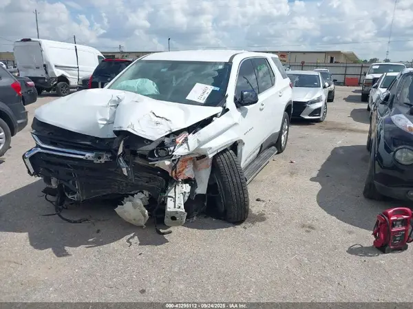 1GNERFKW6JJ136040 2018 CHEVROLET TRAVERSE - Image 2