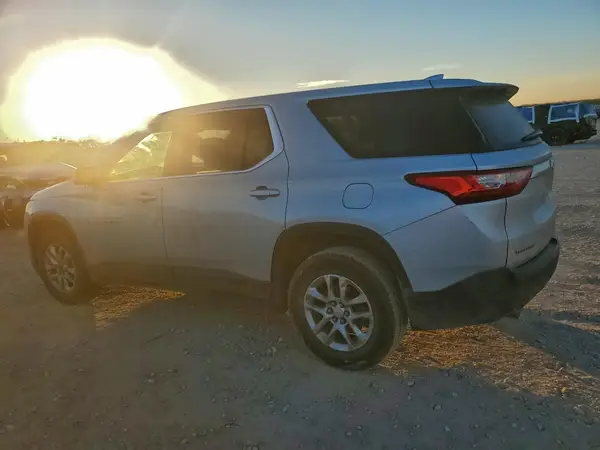 1GNERFKW6JJ251172 2018 CHEVROLET TRAVERSE - Image 2