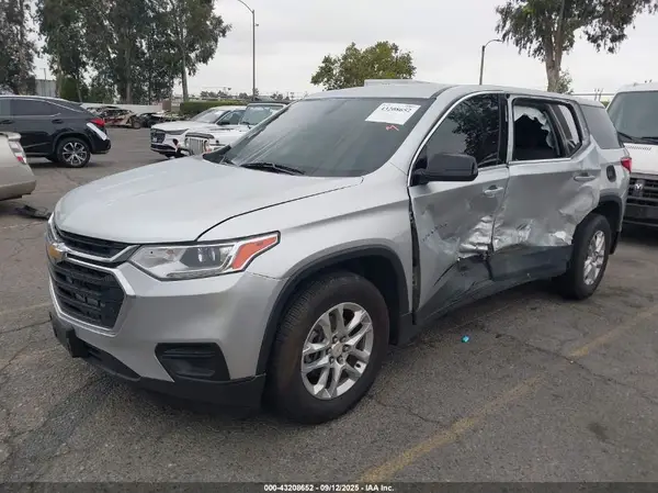 1GNERFKW6JJ259157 2018 CHEVROLET TRAVERSE - Image 2
