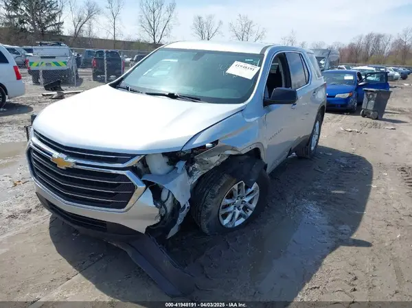 1GNERFKW7JJ107758 2018 CHEVROLET TRAVERSE - Image 2