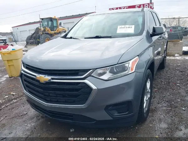 1GNERFKW7JJ120980 2018 CHEVROLET TRAVERSE - Image 2