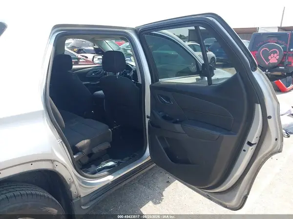 1GNERFKW7JJ125127 2018 CHEVROLET TRAVERSE - Image 8