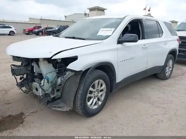 1GNERFKW7JJ142879 2018 CHEVROLET TRAVERSE - Image 2