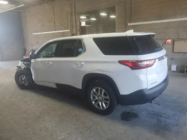 1GNERFKW7JJ201610 2018 CHEVROLET TRAVERSE - Image 2
