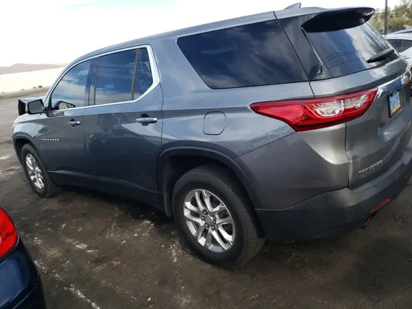 1GNERFKW7JJ220979 2018 CHEVROLET TRAVERSE - Image 2