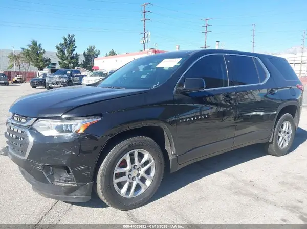 1GNERFKW7JJ227902 2018 CHEVROLET TRAVERSE - Image 2