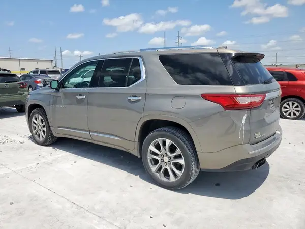 1GNERFKW7JJ240990 2018 CHEVROLET TRAVERSE - Image 2