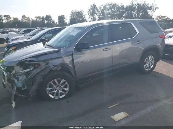 1GNERFKW7JJ263993 2018 CHEVROLET TRAVERSE - Image 2