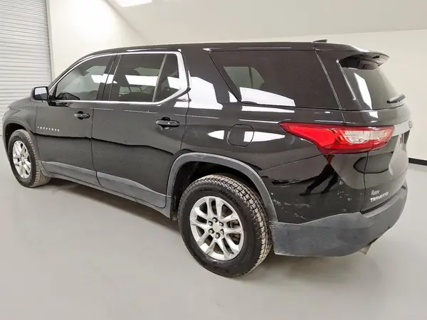 1GNERFKW7KJ282304 2019 CHEVROLET TRAVERSE - Image 2