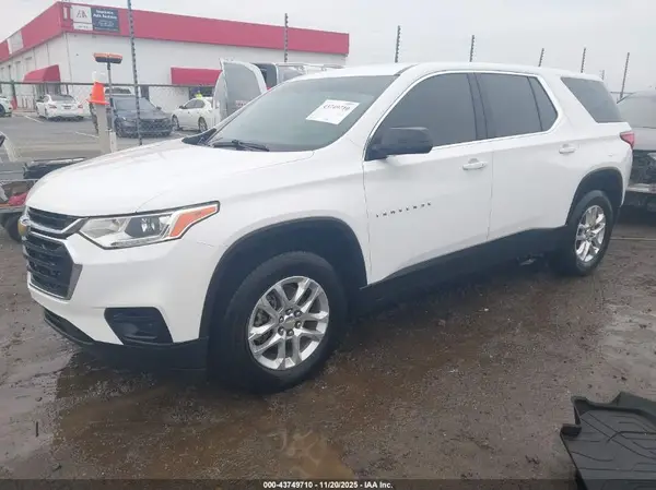 1GNERFKW7MJ143468 2021 CHEVROLET TRAVERSE - Image 2