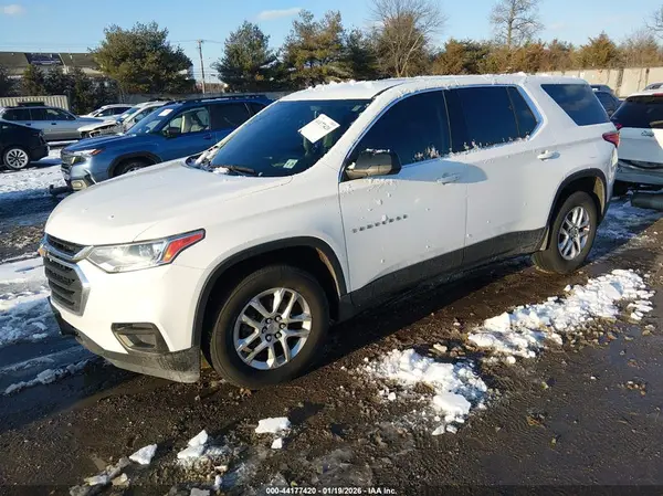 1GNERFKW7MJ187244 2021 CHEVROLET TRAVERSE - Image 2
