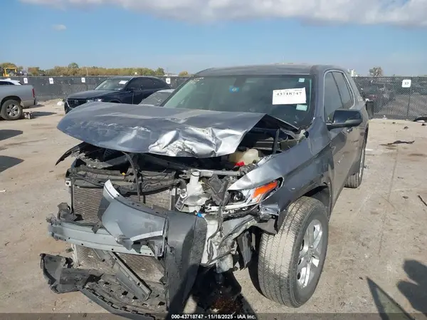 1GNERFKW7MJ231128 2021 CHEVROLET TRAVERSE - Image 2