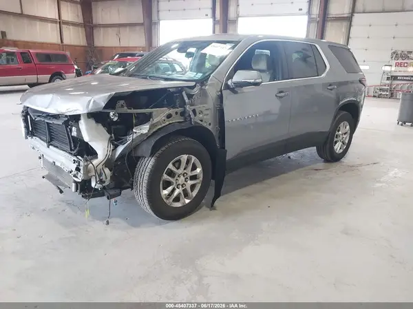 1GNERFKW7PJ293357 2023 CHEVROLET TRAVERSE - Image 2