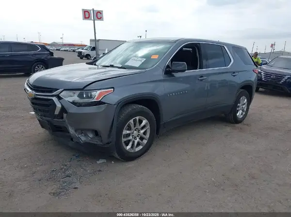 1GNERFKW8JJ142437 2018 CHEVROLET TRAVERSE - Image 2