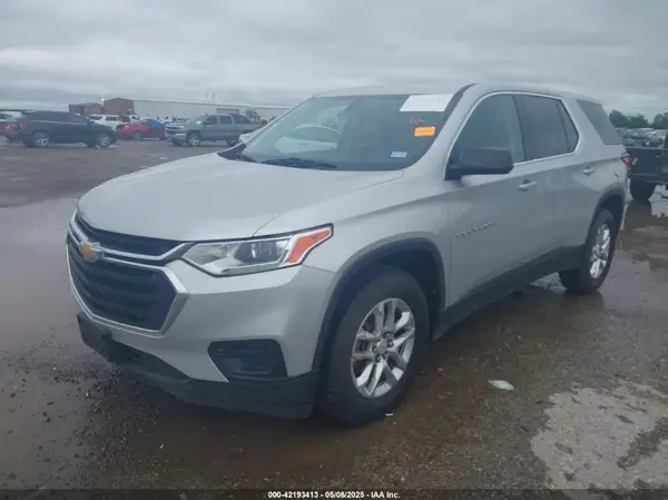 1GNERFKW8JJ150117 2018 CHEVROLET TRAVERSE - Image 2