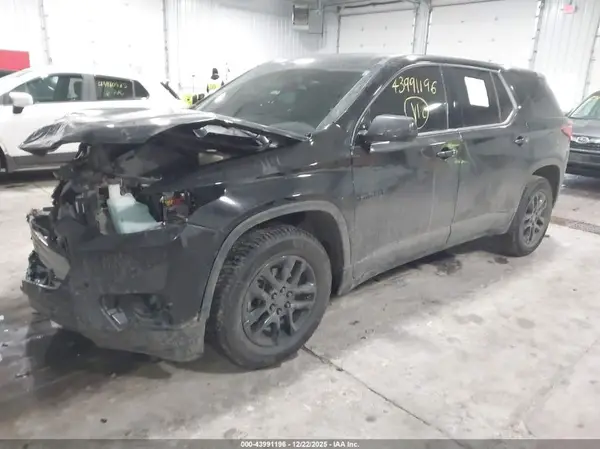 1GNERFKW8JJ157701 2018 CHEVROLET TRAVERSE - Image 2