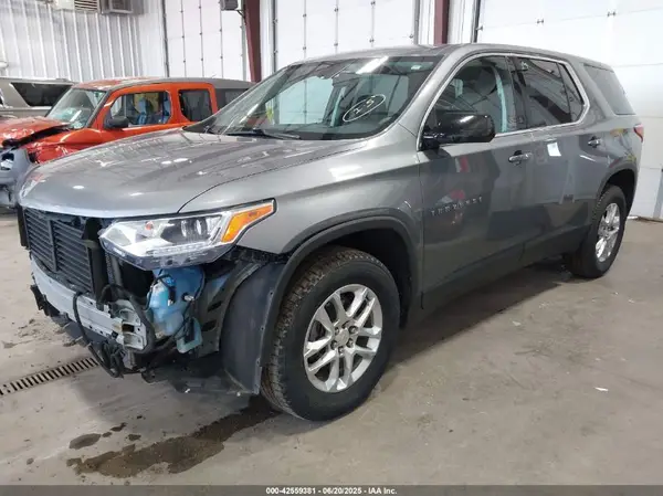 1GNERFKW8JJ224393 2018 CHEVROLET TRAVERSE - Image 2