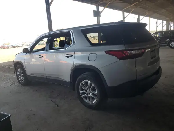 1GNERFKW8JJ262366 2018 CHEVROLET TRAVERSE - Image 2