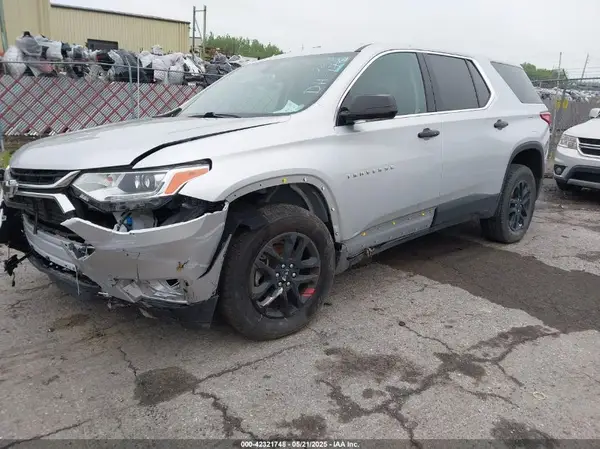 1GNERFKW8KJ281842 2019 CHEVROLET TRAVERSE - Image 2