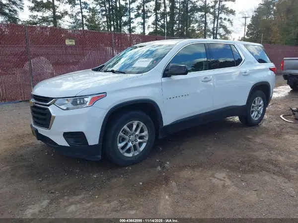 1GNERFKW8LJ120263 2020 CHEVROLET TRAVERSE - Image 2