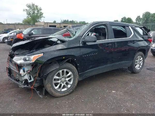 1GNERFKW8MJ174079 2021 CHEVROLET TRAVERSE - Image 2