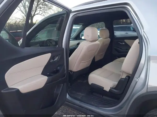 1GNERFKW8PJ239968 2023 CHEVROLET TRAVERSE - Image 8